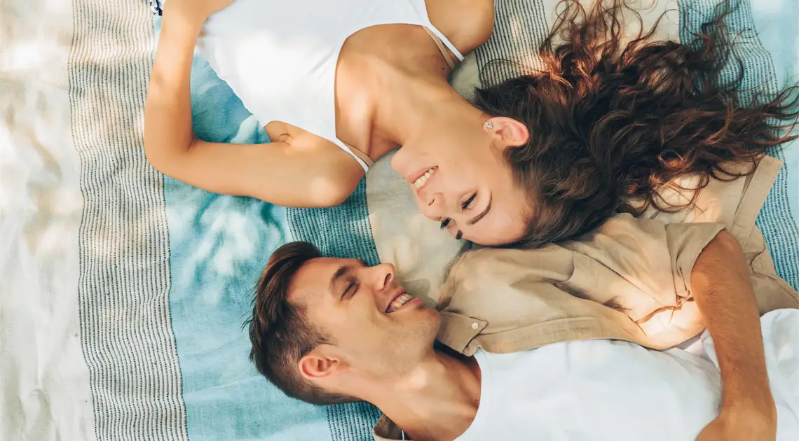 pareja unida y feliz